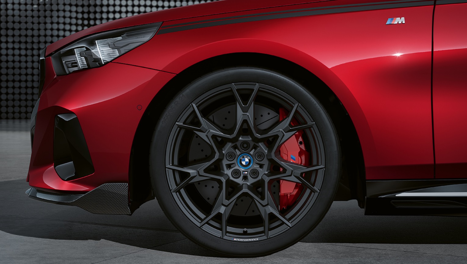 Komplet kół letnich BMW Serii 5 (G60), Cross Spoke 943M R21, M Performance, Pirelli